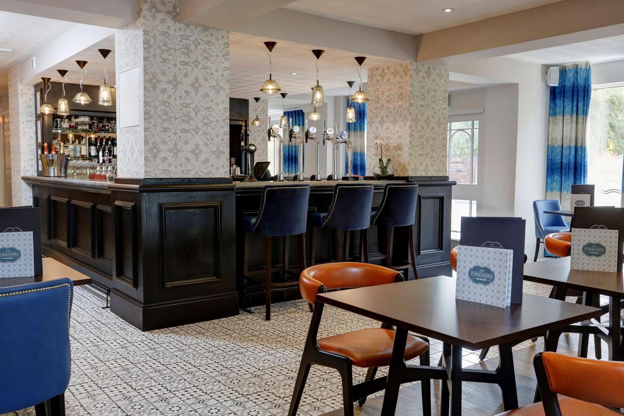 Doubletree By Hilton York Hotel Екстериор снимка